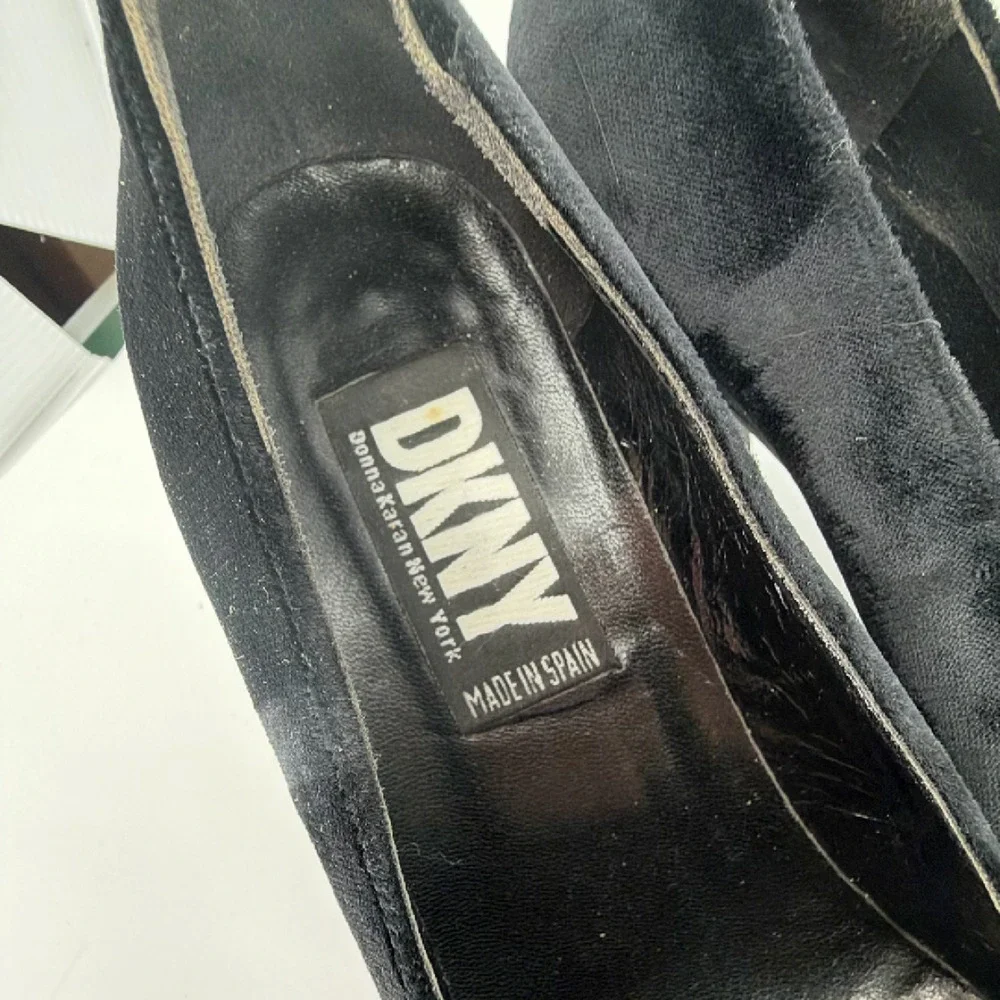 DKNY Vintage Flared Heel Black Velvet 8 Pump